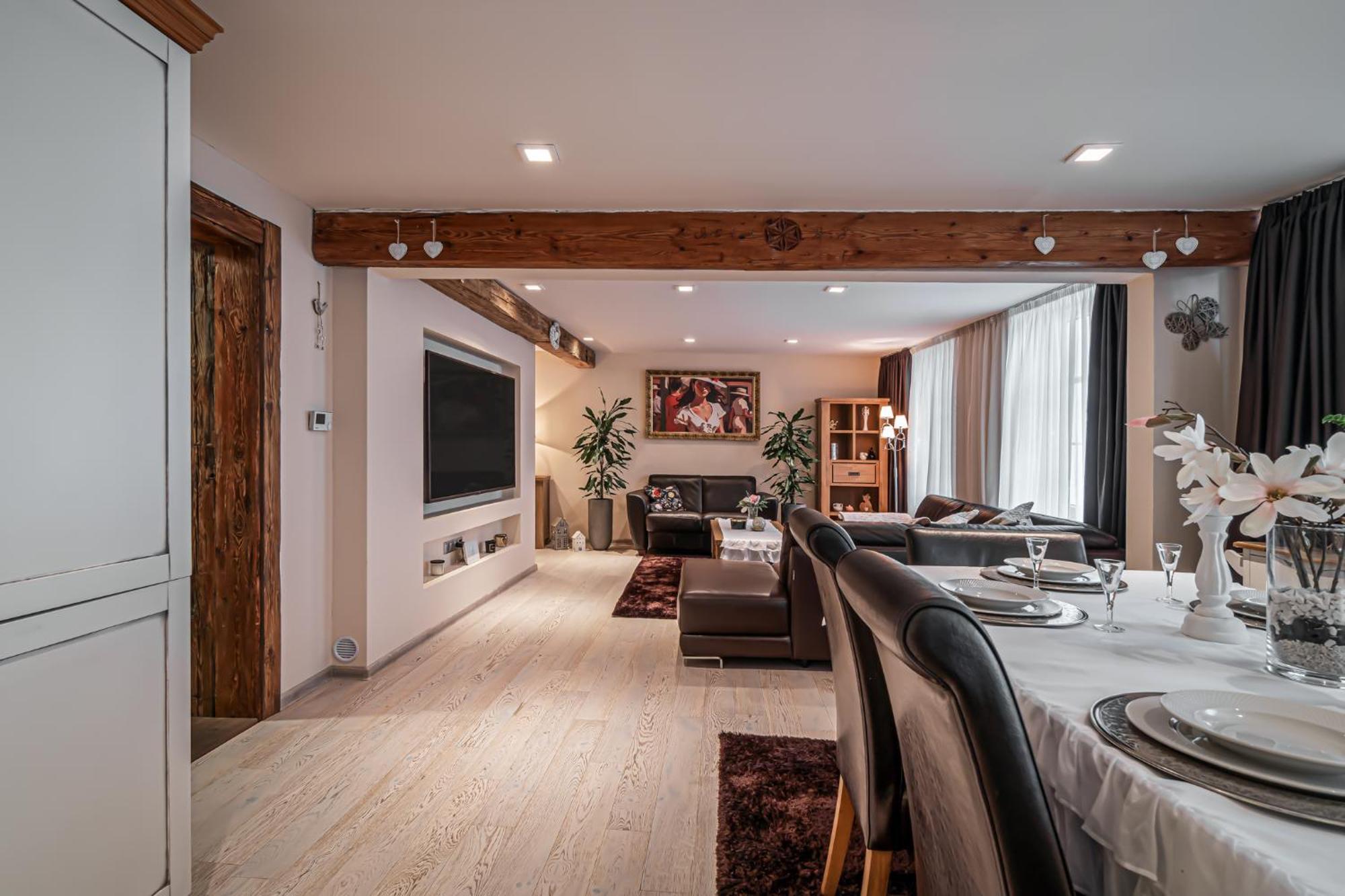 Luxurious And Royal Apartment In The Old Town Bratislava Exterior photo